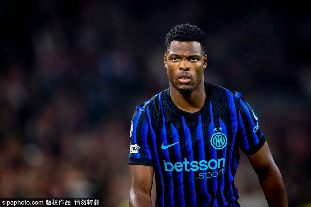 阿奇姆彭的, 了他的进攻, 深厚情感 阿奇姆彭的, 了他的进攻, 深厚情感