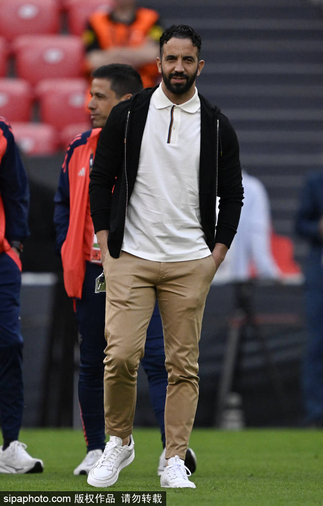 显然他的实 显然他的实