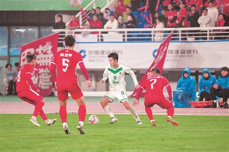 岳阳队坐镇, alt, 东后场任意